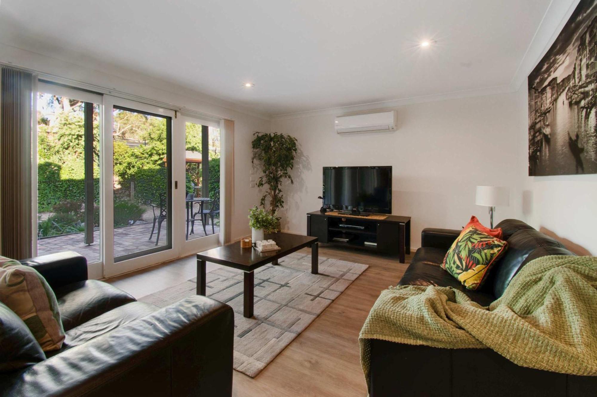 Central Riverside Apartment - Modern Convenience Wagga Wagga Bagian luar foto